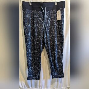 Athleta Trekkie North Jogger sz 20 navy blue with black flowers